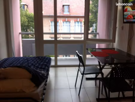 studio meuble 30 m2 balcon