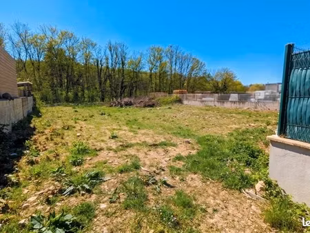 terrain 1 063 m² saint clair de la tour