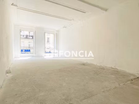 paris iii – reaumur-sebastopol / rue saint martin – appartement traversant et lumineux ave