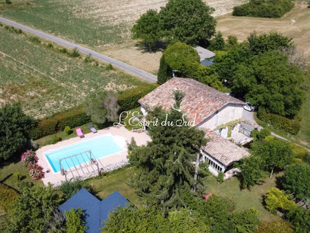 jolie maison de campagne avec piscine