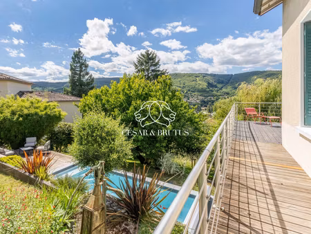 maison de 200 m² à la vue panoramique sur la saône  avec pisc
