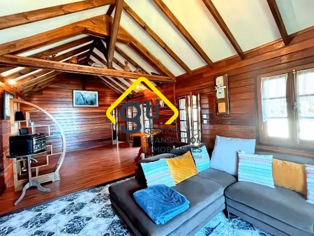 vends charmante maison avec superbe vue à la plaine des cafres