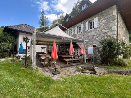 local commercial 20 pièces - 600 m²
