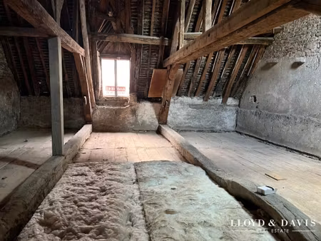 combles amménageables / beaune centre historique
