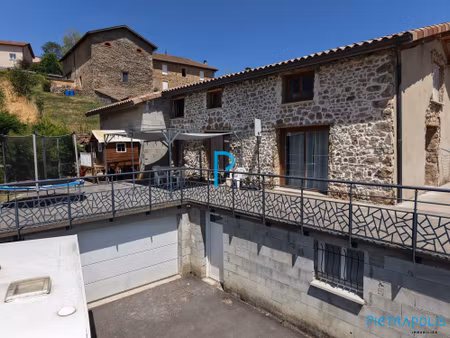 maison entièrement rénovée avec 3 chambres  grande terrasse 