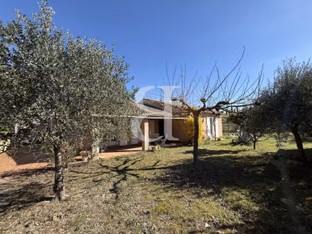 villa avec terrain attenant dans un quartier prisé de valréas.