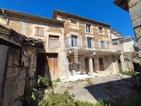 maison de caractère avec dépendances et terrain attenant à gr