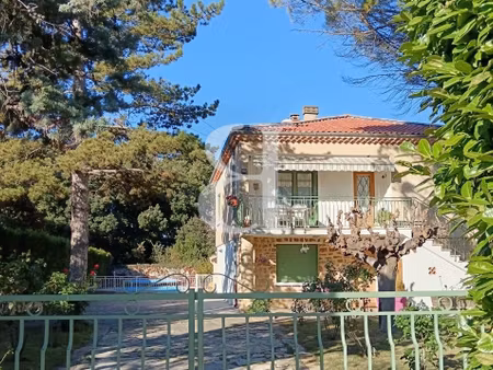 villa avec piscine et terrain attenant en exclusivité à valré
