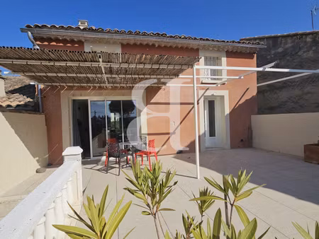 maison de village avec piscine et terrain attenant à valréas.
