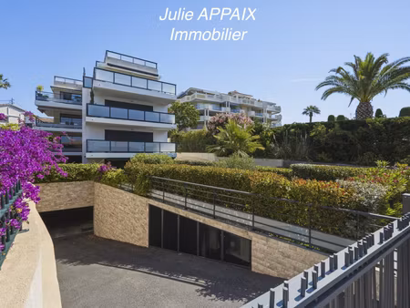 saint raphael  beau rivage  appartement deux pieces avec garage dans residence de...