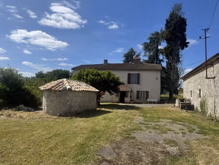 belle maison quercynoise en pierre de 165 m2 à restaurer avec des dépendances ( grange et.