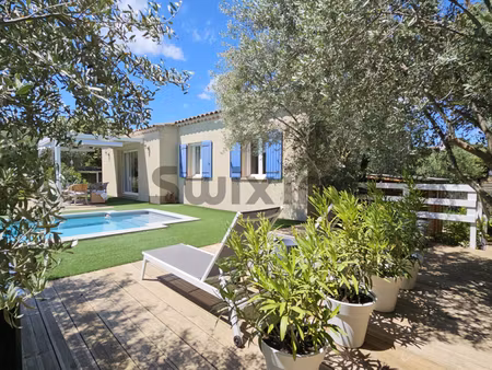 charmante maison de plain-pied avec jardin méditerranéen et piscine