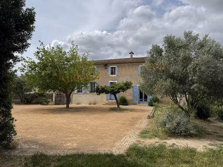 demeure familiale avec piscine et dépendance