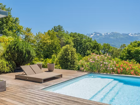 exceptionnel a meylan : tres belle villa contemporaine de 300 m2 niche dans un havre de...