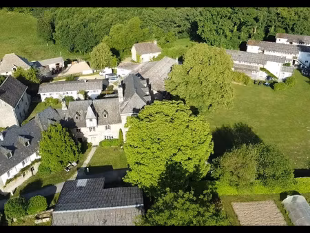 ensemble immobilier touristique avec fonds de commerce sur 77022m² de terrain