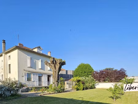 maison de caractère avec grand jardin au cœur de brignais