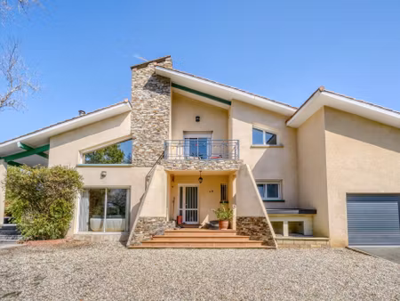 maison 7 pièces de 190m2 sur parcelle de 5134m2