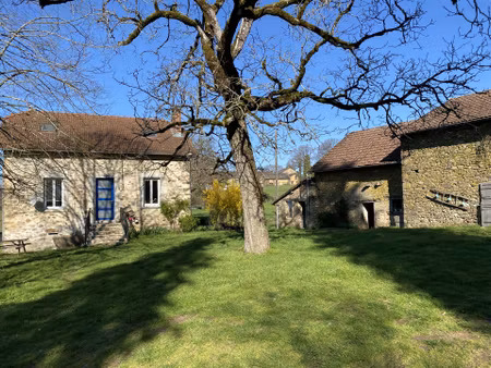 bel ensemble en pierre avec terrain attenant