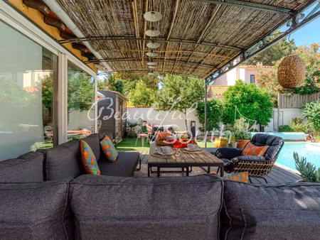 maison de caractère – jardin  piscine et art de vivre au cœur d’un village authentique