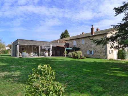 maison de charme en pierres portée par la modernité