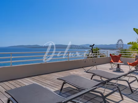 appartement 4 pièces face à la mer avec terrasse de 245 m2  saint-raphaël.