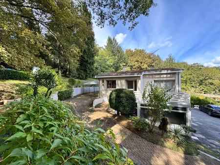a vendre très belle maison d'architecture originale