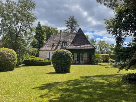 a vendre  à 2 min du centre ville de périgueux  commune de sanilhac  charmante maison type