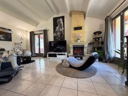 a vendre charmante villa de plain pied type 4 avec garage indépendant et terrain paysagé