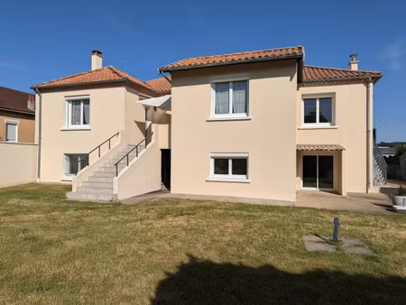 a vendre maison familliale de 5 chambres avec grand terrain aux portes de perigueux.