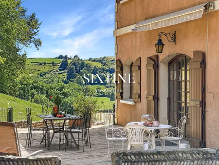 maison de campagne avec une vue dégagée