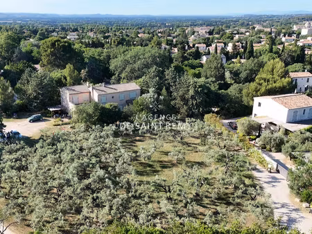 saint-rémy-de-provence ? élégante propriété à rénover avec vue
