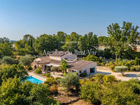 villa 230m2 avec piscine  et jolie vue
