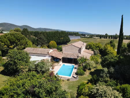 vallée du rhône - corps de ferme rénové avec piscine
