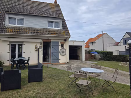réf 4000 - village côtier prisé - semi-mitoyenne avec garage et jardin