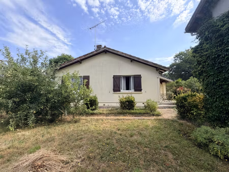 maison avec grand garage de 100 m2 fort potentiel !