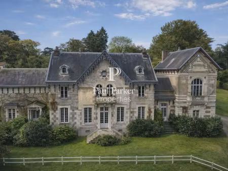 manoir de 1850  maison de gardien et tennis sur un parc de 5 ha