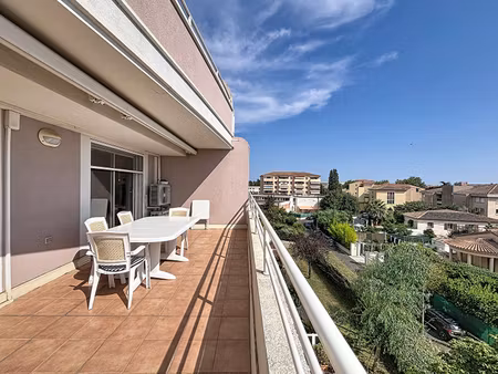 t4 de 91 5 m² ? étage élevé  vue dégagée & grande terrasse - double garage