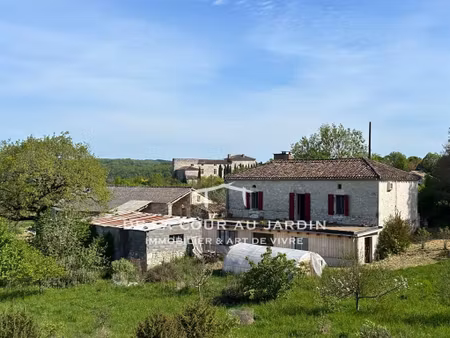 pied-à-terre en pierre à restaurer !