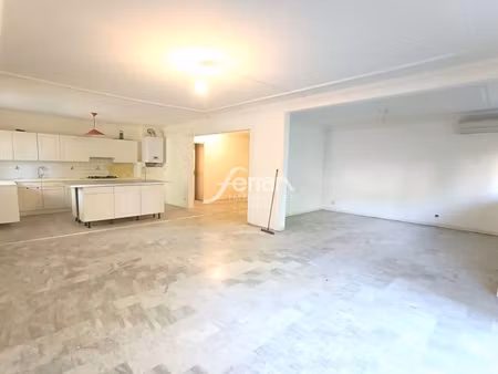 a vendre appartement t4 (ancien t5) de 101m² avec parking et c