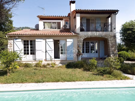 villa individuelle de charme avec piscine au calme absolu