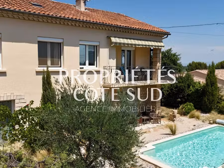 maison 135 m2 avec terrain 585 m2 et piscine