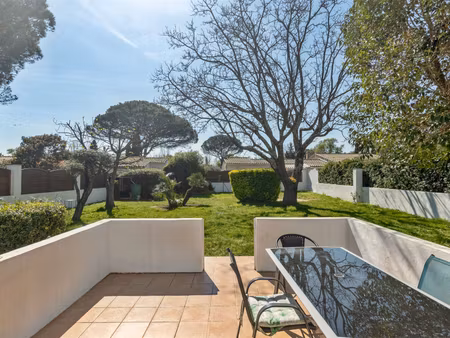 grimaud – maison mitoyenne 3 chambres  véranda  proche village