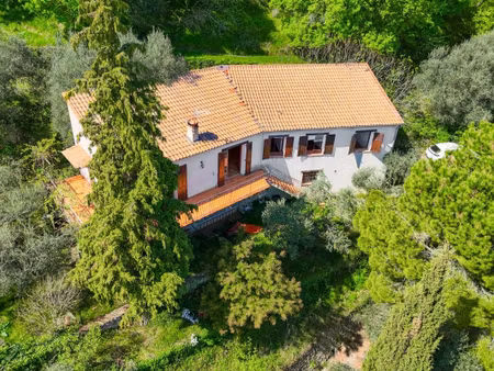propriété t4 à rénover en position dominante avec vue panoramique