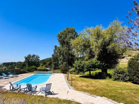 maison d’architecte avec piscine chauffée – un havre de paix en ardèche