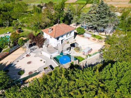 charmante maison de 123 m² proche vogüé – secteur calme avec revenus locatifs