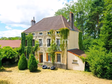 belle maison de maitre au bord de saone