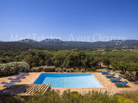 superbe villa provençale avec piscine à le plan-de-la-tour