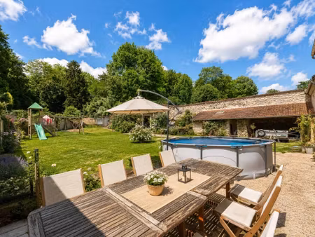 maison de 5 pièces de 130 m² à neufchelles