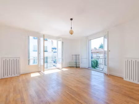 appartement de 3 pièces de 76 m² situé à versailles