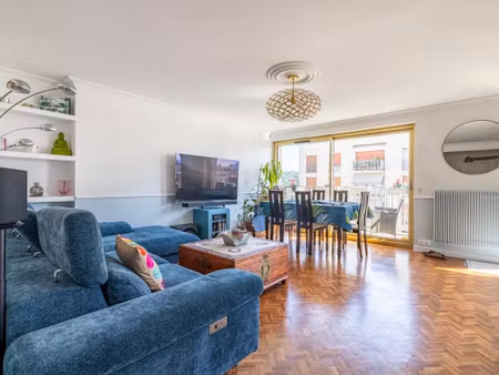 appartement de 5 pièces de 115 m² à versailles